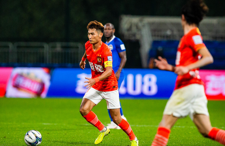 广州恒大|再战苏宁!恒大首发11人已浮现:6大新星刮青春风暴,2名归化领衔