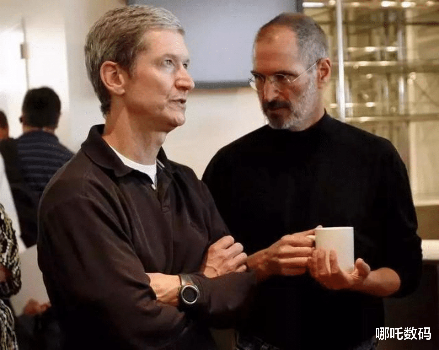 蒂姆·库克|苹果CEO库克10年合约到期，年薪超9亿，曾想为乔布斯捐肝