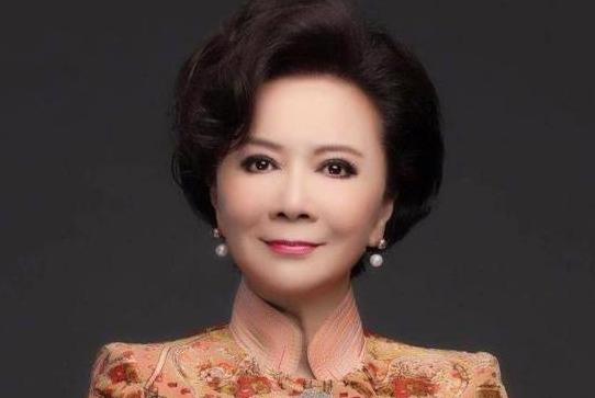 蔡明|连登27年春晚的蔡明,从“万人捧”到“万人踩”背后,是谁在作妖