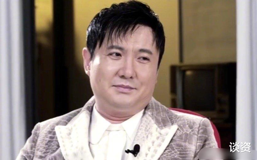 王菲：盘点男明星里面的腿精，雷佳音的修长，高晓松的太惊艳