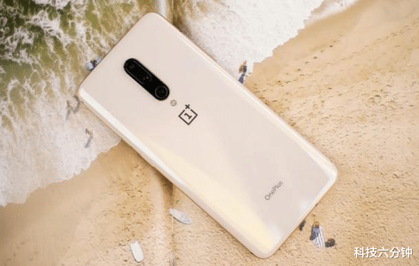 目前最值得入手的三款真全面屏手机！颜值逆天，比挖孔屏更舒服