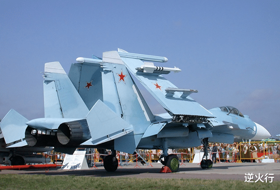 【歼-10】飞机的折叠机翼太有意思了!还是美国最会折叠,堪称变形金刚