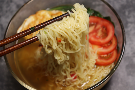 「泡面」煮泡面“最忌”先放面饼,难怪又油又难以下咽,原来顺序全错了