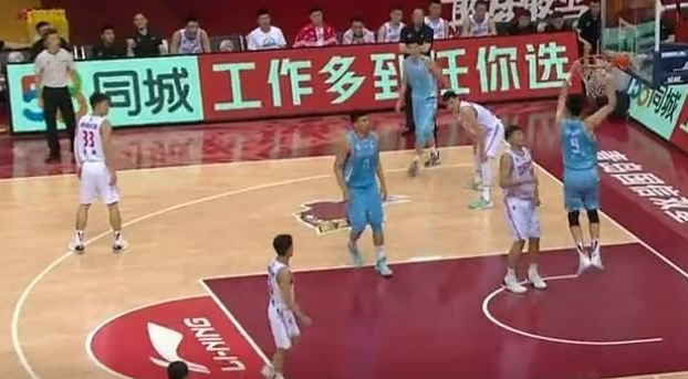 「周琦」讽刺的声音少了！球迷：为何周琦增重26斤却看不出？主持人这样解释