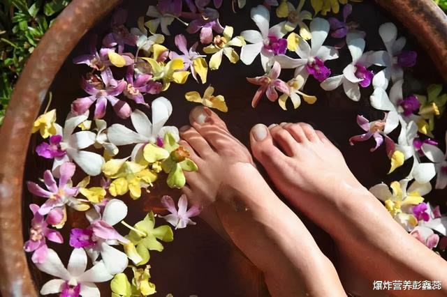糖尿病|“人泡3脚，命比纸薄”，指的都是什么？这句话究竟是什么意思