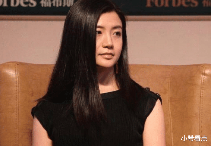 阿里巴巴■阿里最美女强人：追随马云9年，身价百亿仍单身，择偶标准7个字