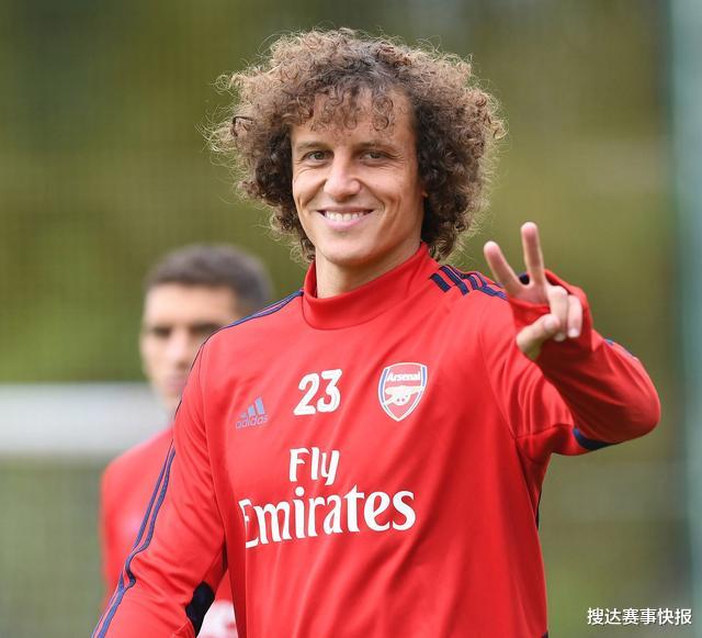 利物浦■就怕对比！阿森纳买了太多平庸球员，利物浦则打造出一套冠军阵容