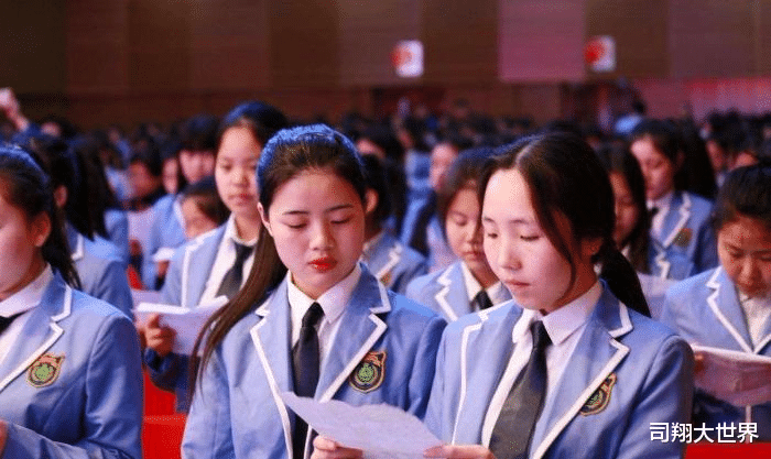 『法学』大学里“永不过时”的3种专业,就业前景好,“钱途”不可限量!