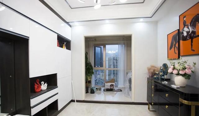 |146㎡四居室装修，玄关砌阳台、沙发不靠墙，第一眼就爱上了