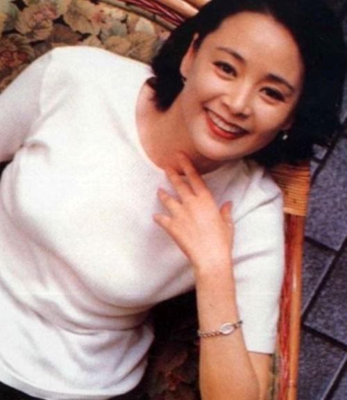 张瑜|63岁著名演员张瑜，与丈夫离婚后单身29年，如今美丽依旧