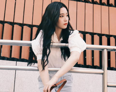 徐艺洋|徐艺洋新歌上线后，龙韬娱乐及时打call，看清内容：未来可期