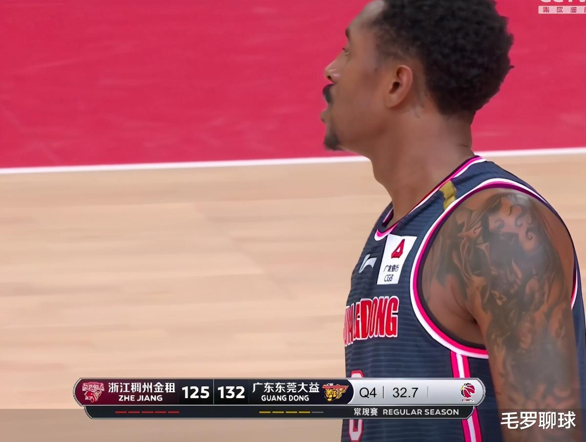 广东男篮|广东29分大翻盘9连胜!10连胜领头羊轰然倒塌,杜锋红牌,3人6犯