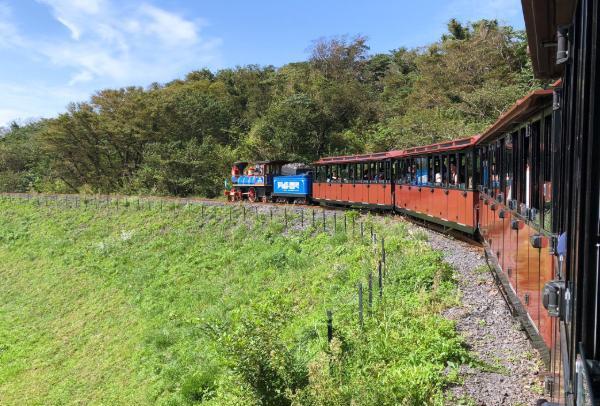 秦岭 中国“最特别”的火车，既没有坐铺也没有中间站，坐的人依旧很多