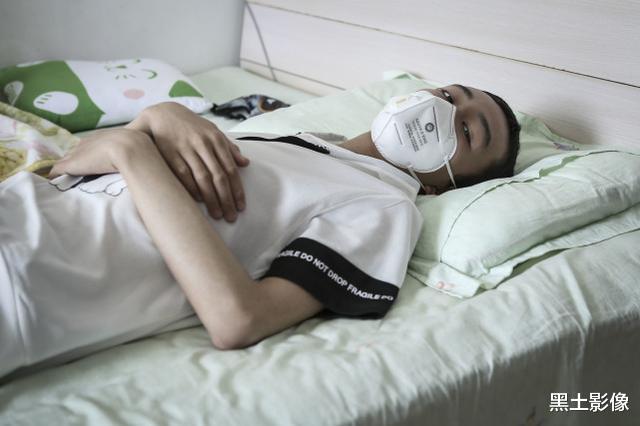 医生|16岁少年不忍妹妹抽骨髓救自己欲放弃治疗，收到同学信息更加绝望