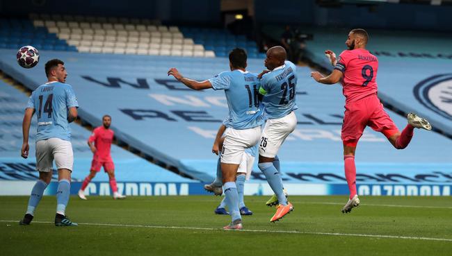 童星|皇马尤文欧冠皆遭淘汰,齐达内玄学失灵,可独中两元的C罗仍逆天