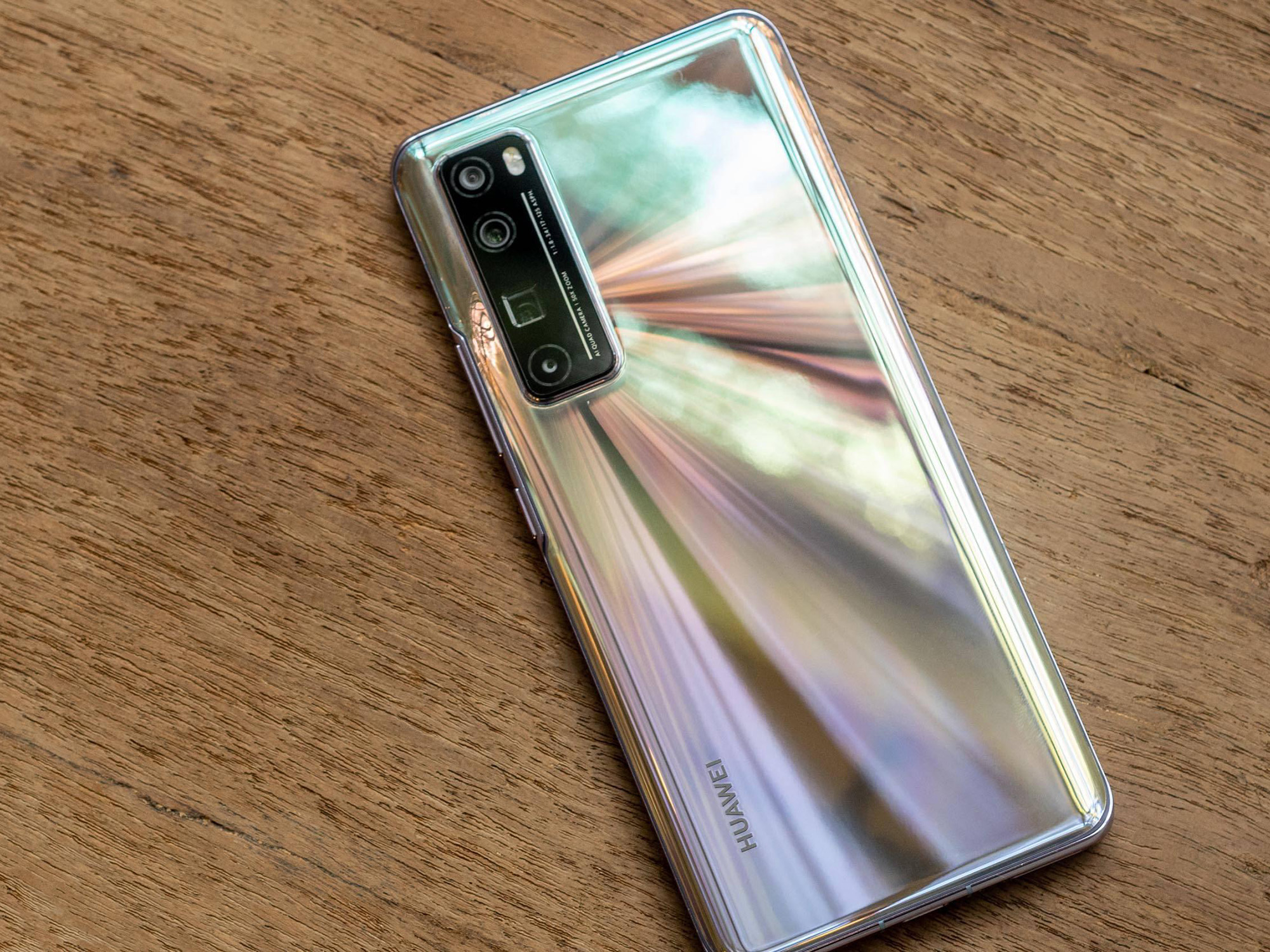 华为|从2199降至1499，华为8+128GB、40W快充中端机，已沦为千元机