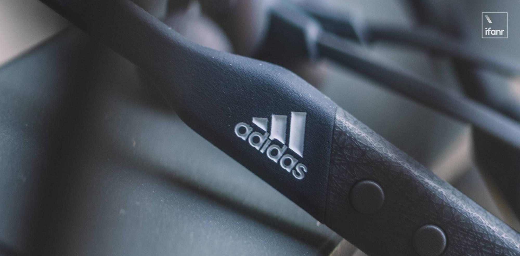 雷柏|身轻 23g、续航 12 小时，这样的阿迪达斯新耳机听起来怎么样