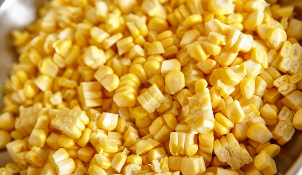 玉米@夏天来了，草鱼怎么钓？这3种方法，助你钓草鱼时露一手