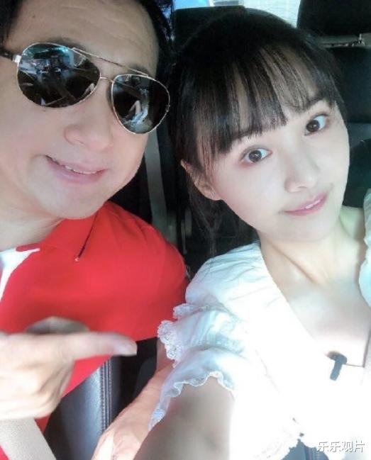 郑爽|父女三观一致,郑爽爸爸的回应令人气愤,称女儿在实现自我价值