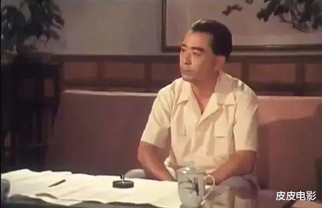 邓颖超|因演的太像周恩来总理，邓颖超观影时身体前倾，观众涕泪横流