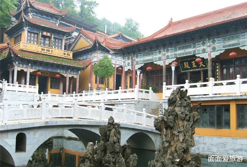 湖北|湖北又一山脉走红，距武汉98公里，被誉“三楚第一”不输武当山