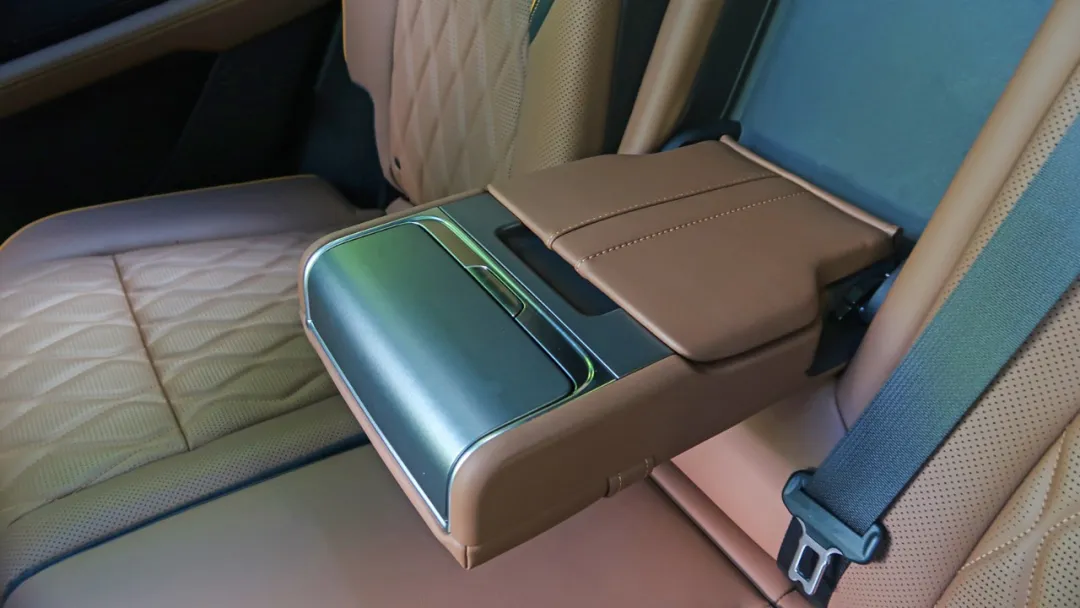 比亚迪唐|还买超跑？深度体验新款比亚迪唐，豪华感丝毫不输BBA