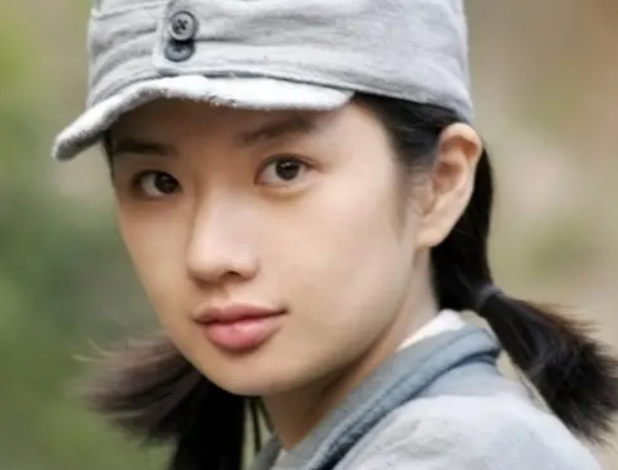 苑冉|19岁出道，上过春晚，进过女团，《家人》贺梅戏外经历也精彩