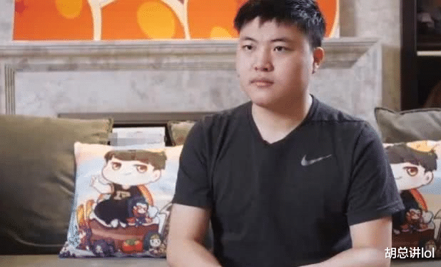 「Uzi」神又回来了，Uzi虽然官宣退役，但是依旧被两大队伍疯抢