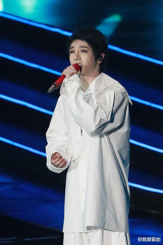 [华晨宇]华晨宇演唱的这首歌最特别，观众看了后很赞