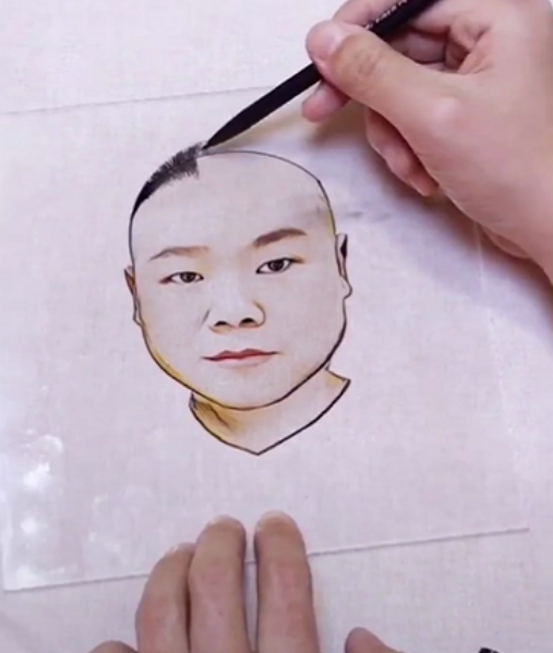 陈赫▲当岳云鹏遇见周杰伦，照片重合开外挂，网友：陈赫什么情况？