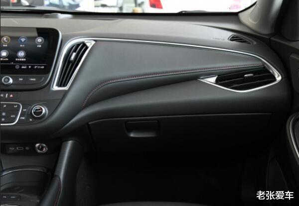 『本田雅阁』又降了，18万跌到12.49万，配进口引擎油耗5.8，不看雅阁就买它