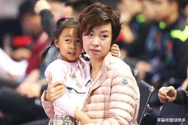 「张怡宁」官宣！女乒奥运冠军怀上二胎，1句话藏玄机，球迷：追上张怡宁