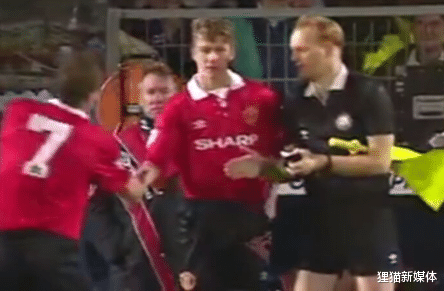 曼联|曼联每日要闻滚动：妖卫转会现意外，神锋交易起波折