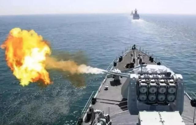 吨位|数千公里海疆全部封锁，中国海军数十战舰出击，谁敢来就往死里打