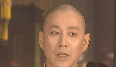 鳌拜▲鳌拜手握40万大军，为何宁死也不推翻康熙？你看康熙背后是谁