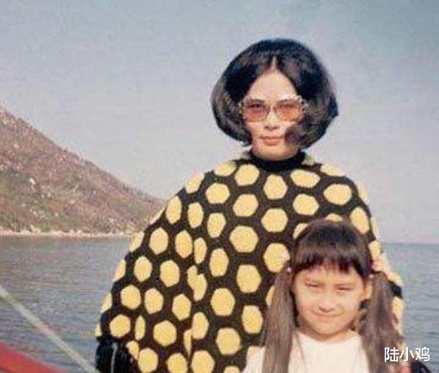 陈雅婷|蓝琼缨14岁就嫁给了赌王何鸿燊，为什么要到19岁才生育？