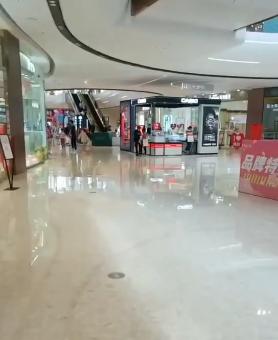 「常州」常州天宁吾悦这是要凉了吗？五一节假日第一天，居然冷清成这样？