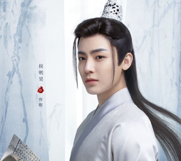 「关晓彤」关晓彤古装剧官宣剧照，男主颜值高，看到配角这下不追不行