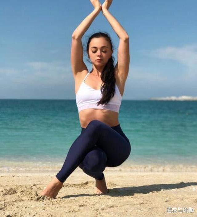 上班族|深入释放压力的瑜伽序列，恢复性训练放轻松，上班族都要试一试！