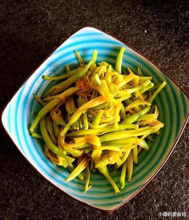 凉拌|它是夏天“助眠菜”，常吃一回，睡眠如婴儿，好吃美味，宁心安神