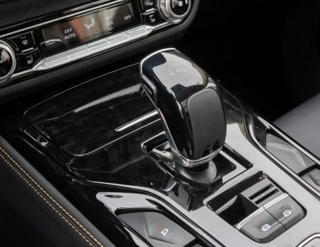 「中国一汽」一汽又要火！标配LED大灯，一看价格，车友：后悔H6买早了