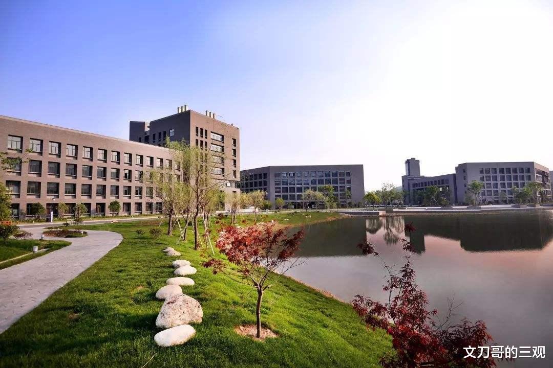 高校|这所“双非”高校，为何录取分数线超过很多211大学？