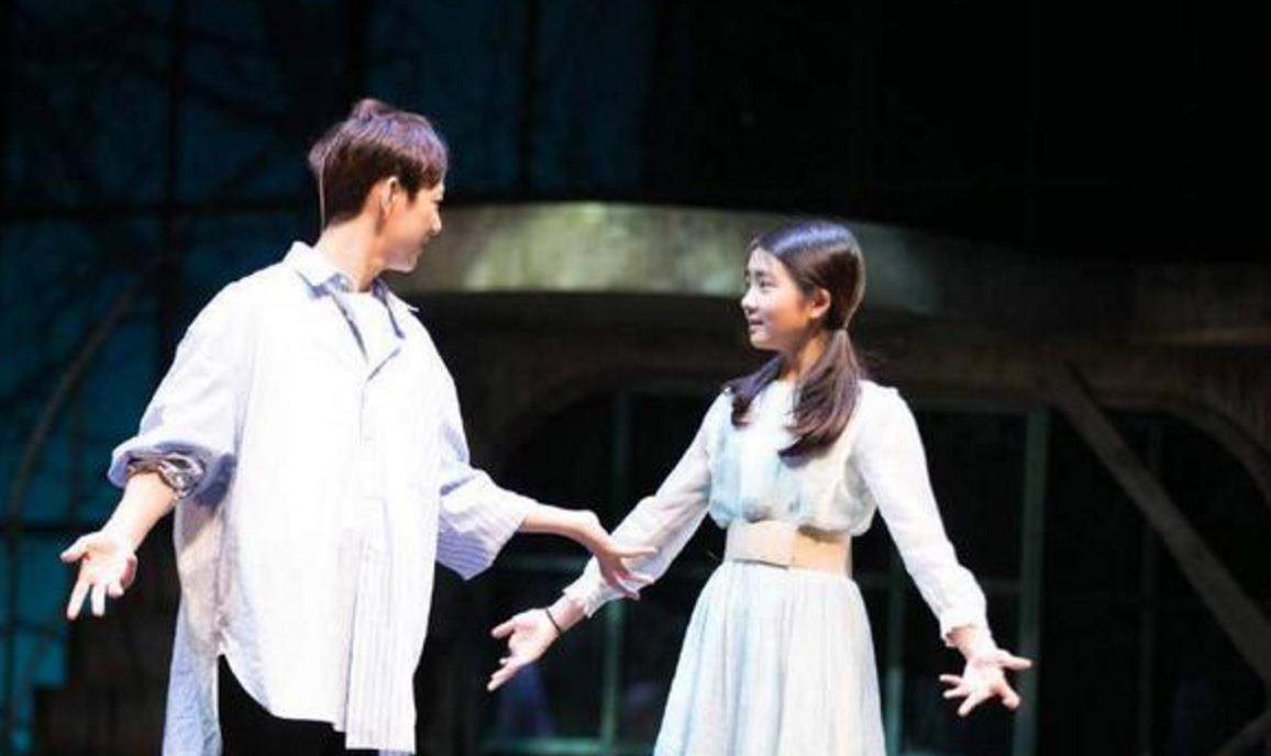 『黄忆慈』14岁黄多多“整容式”长大，网友喊话黄磊：你是怎么样的