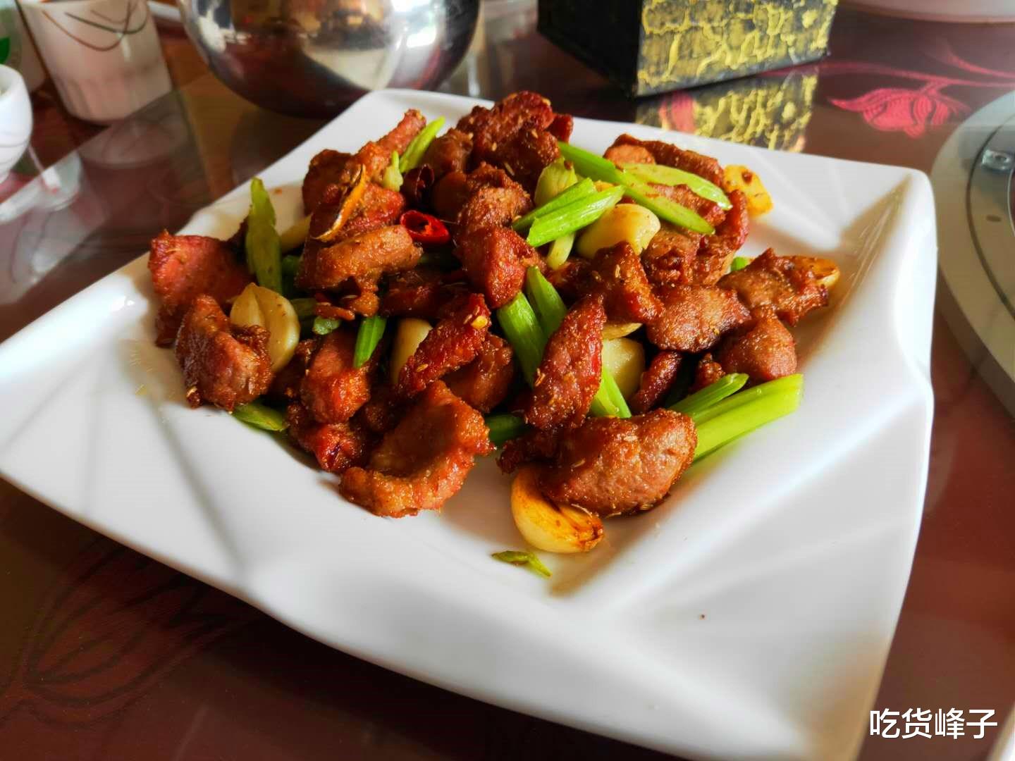 酸菜|假期，请南方同学吃饭，10个人8道菜，同学：北方菜都这么硬吗