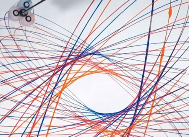 |如何才能证明地球在转动?把油漆桶吊起自由摆动,结果不可思议!