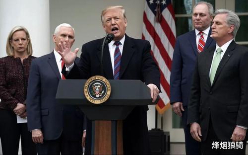 美国：特朗普还是迈出了这一步！全球担心之事终于成真，美国真的没救了