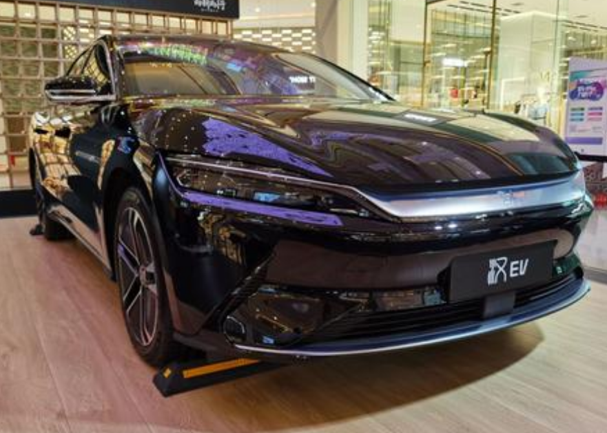 『比亚迪汉』比亚迪汉入门就是豪配，20w起质保15万公里，了不起的“中国制造”