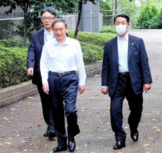 菅义伟|菅义伟就任日本首相前早起散步 路人高喊“请加油”(图)