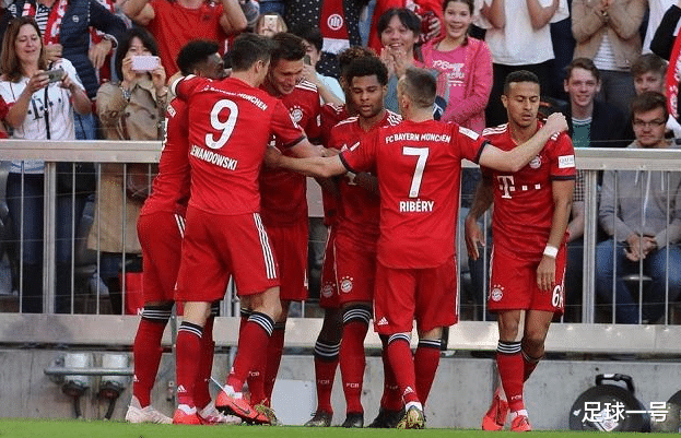 不莱梅:德甲四冠王惨遭重创:送豪门第八冠,竞争对手上岸,降级概率大增