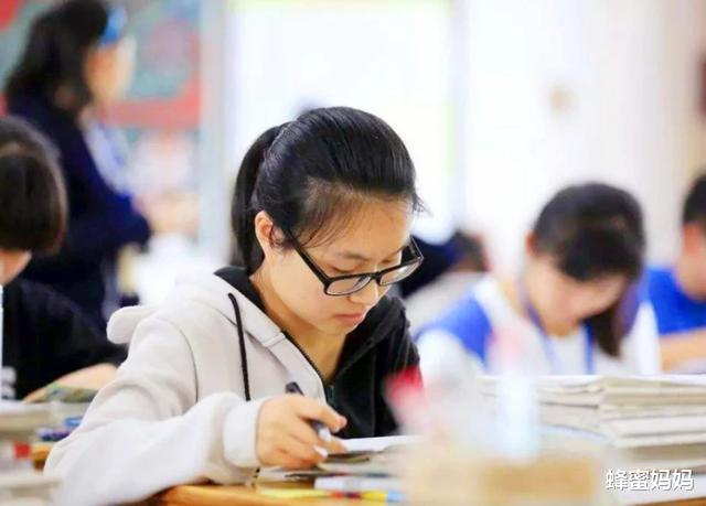 蜂蜜|高考“650”分和“550”分的学生，差距有多大？大多人不敢相信